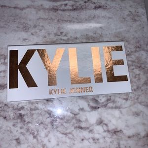 Kylie Cosmetics Bronze Extended Palette